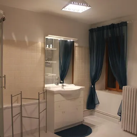 De La Ruelle Des Messes 別荘